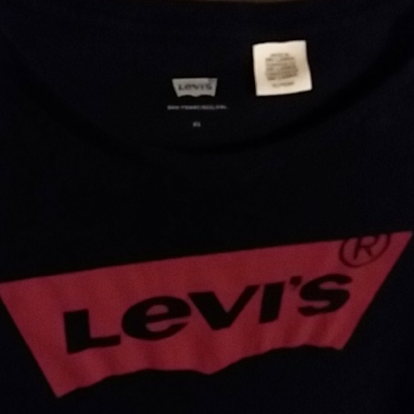 Levi's Logo Tee - Picture 2 of 9